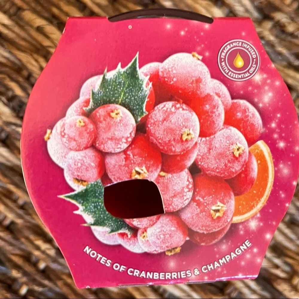 2 brand new in packaging glade “cranberry oh so merry” limited edition - Picture 4 of 5